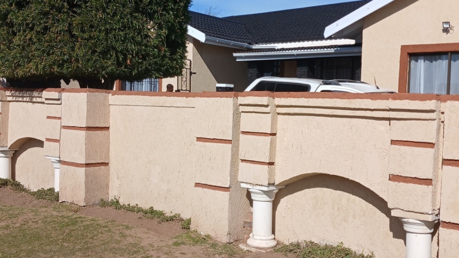 3 Bedroom Property for Sale in Bisho Gardens Eastern Cape